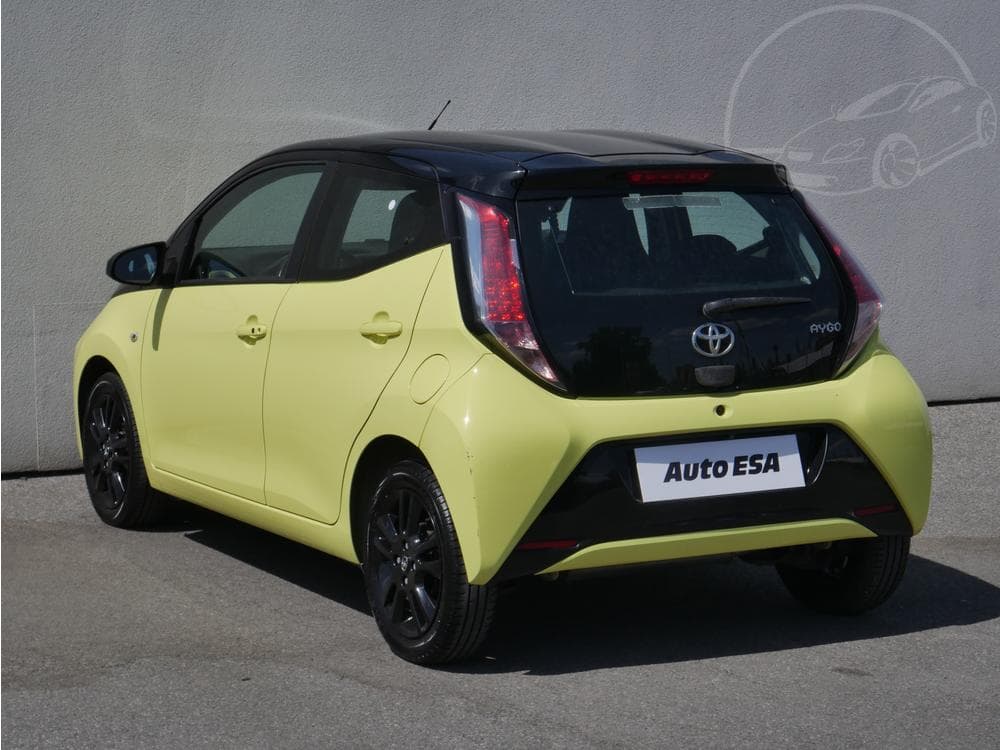 2017 Toyota AYGO - 11
