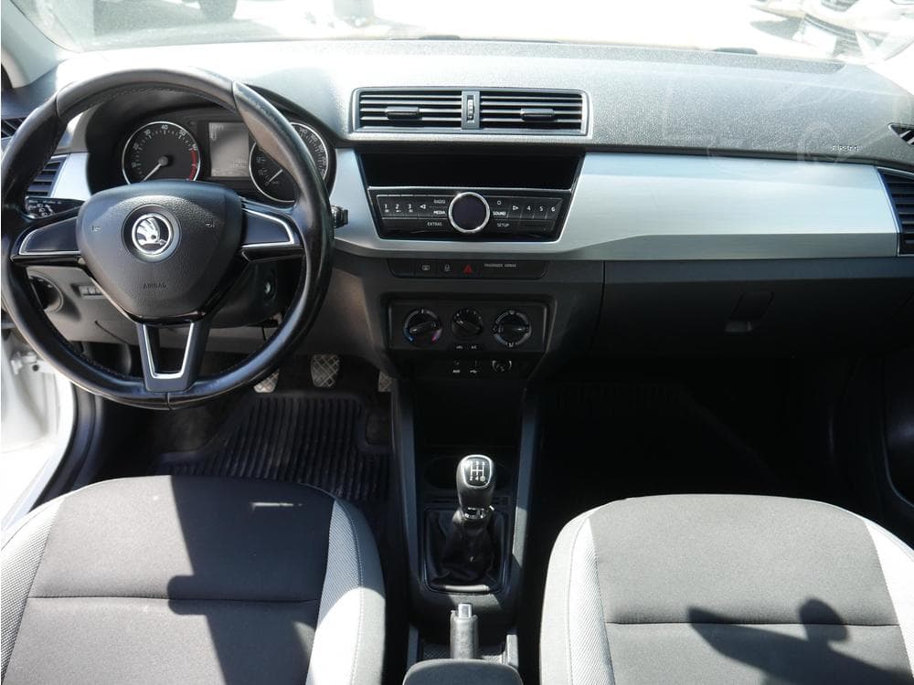 2015 Škoda FABIA - 8
