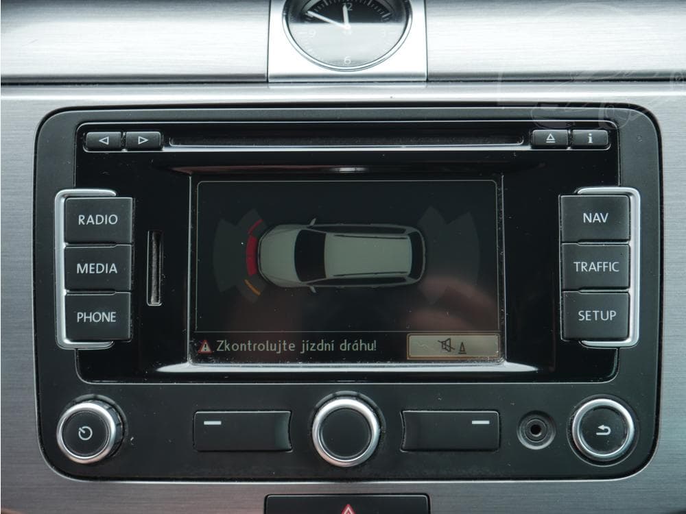 2014 Volkswagen PASSAT - 18