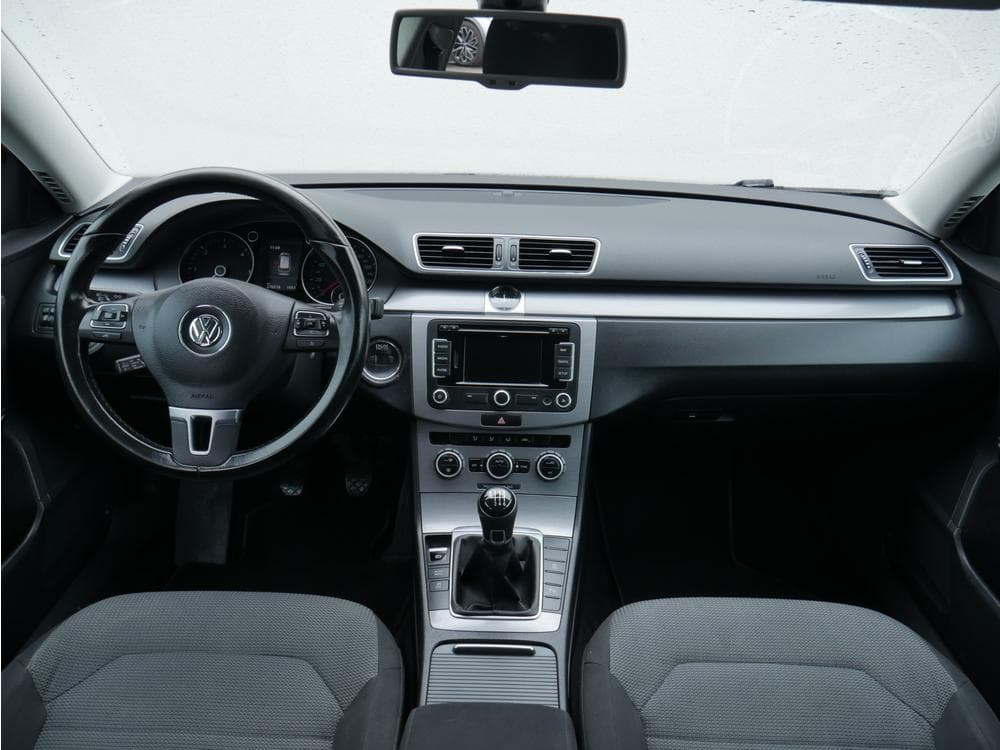 2014 Volkswagen PASSAT - 8