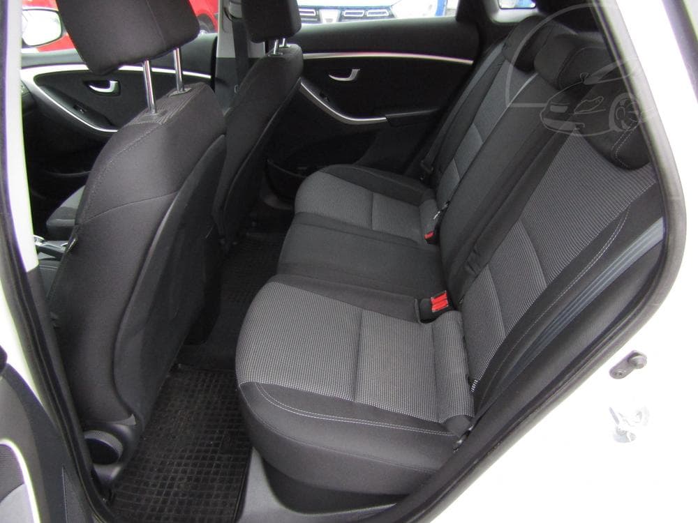 2013 Hyundai i30 - 10