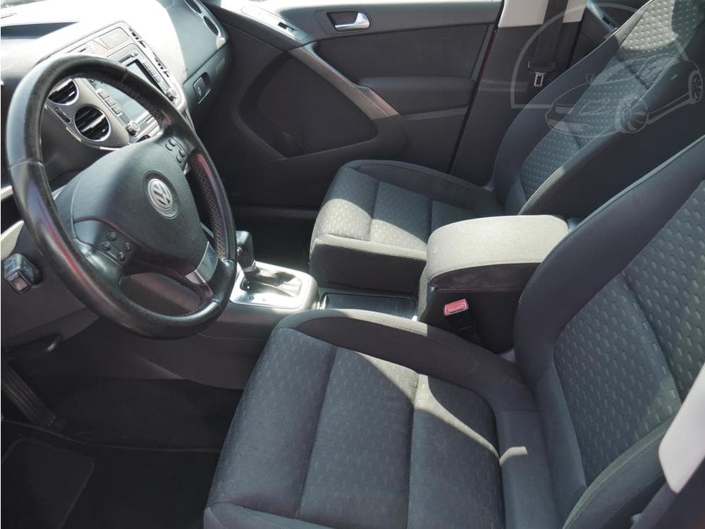 2009 Volkswagen TIGUAN - 9