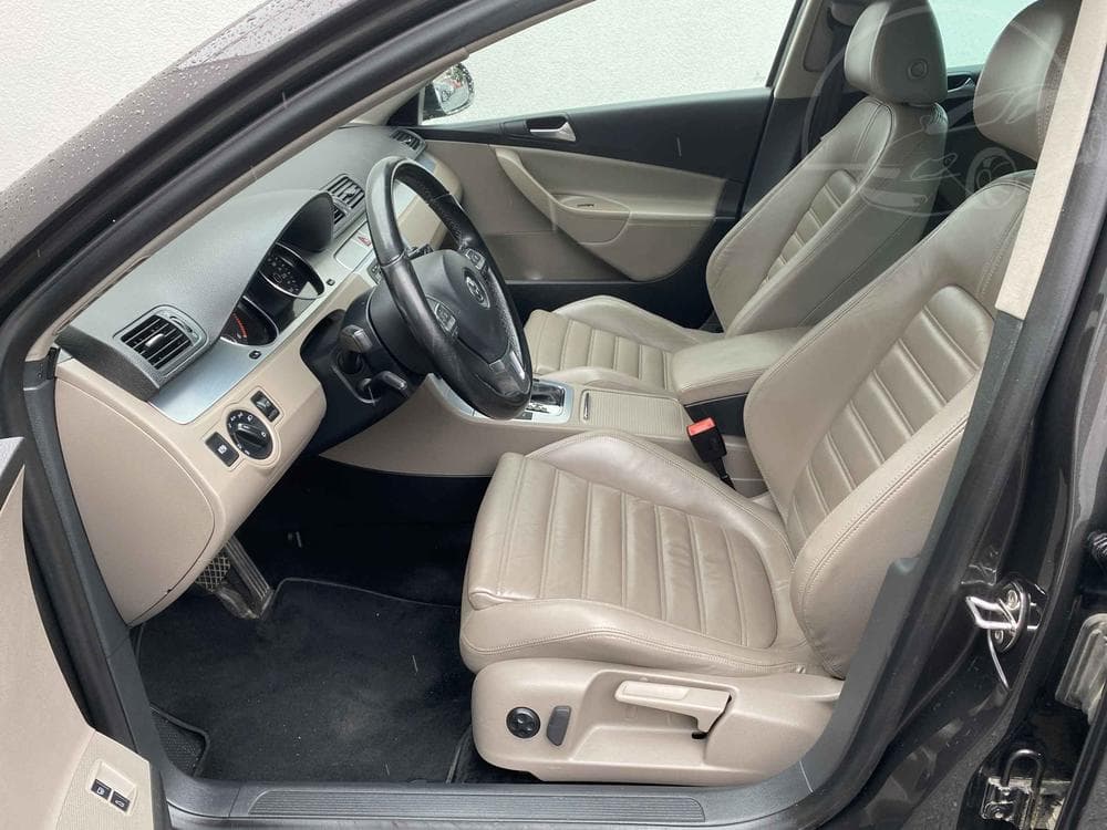 2009 Volkswagen PASSAT - 9