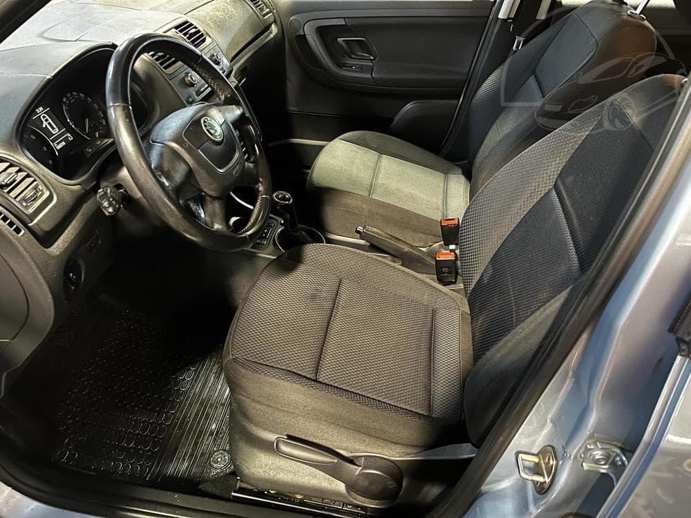 2010 Škoda FABIA - 9