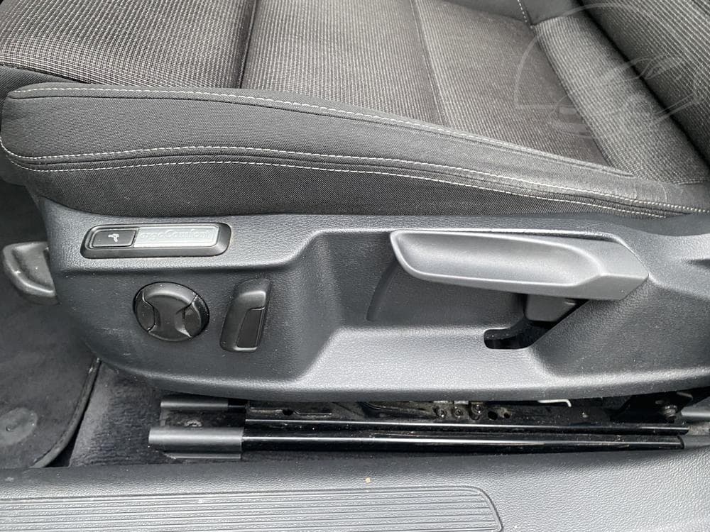 2016 Volkswagen PASSAT - 40