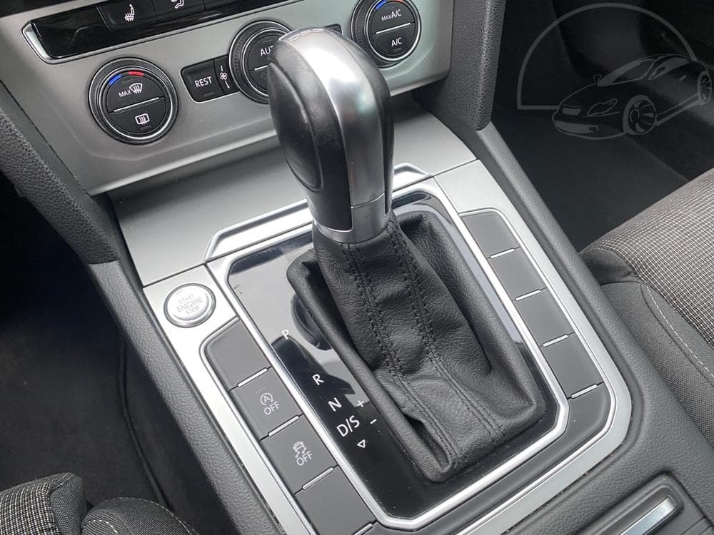 2016 Volkswagen PASSAT - 46