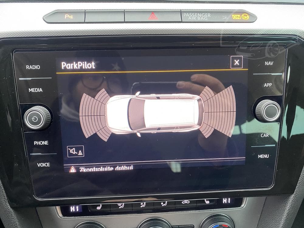 2016 Volkswagen PASSAT - 52