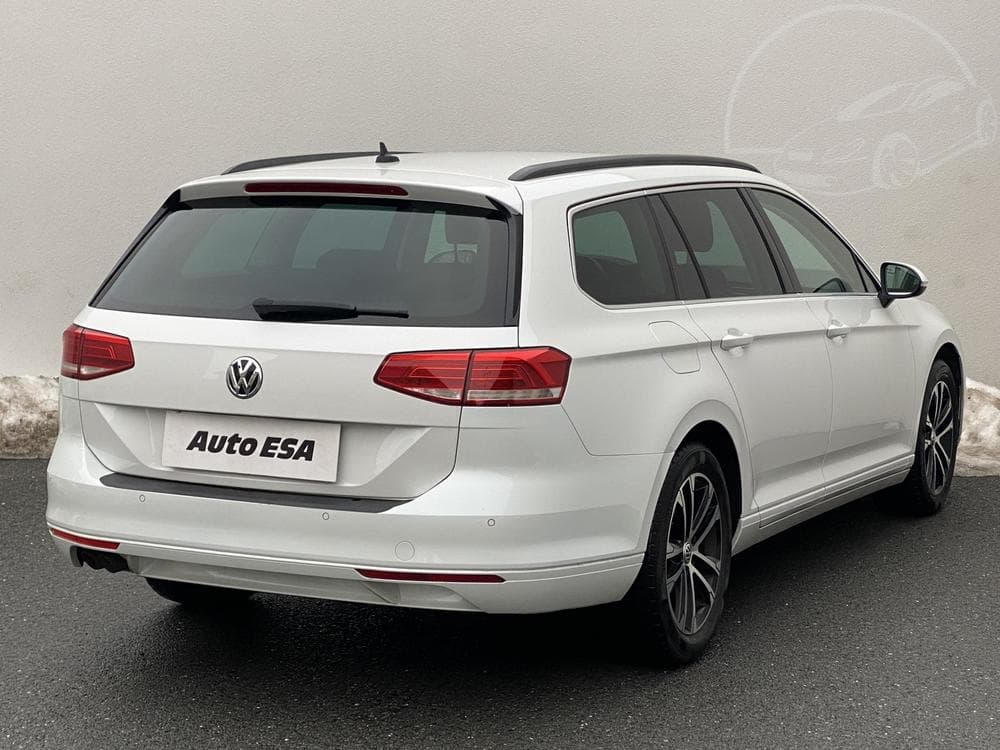 2016 Volkswagen PASSAT - 10