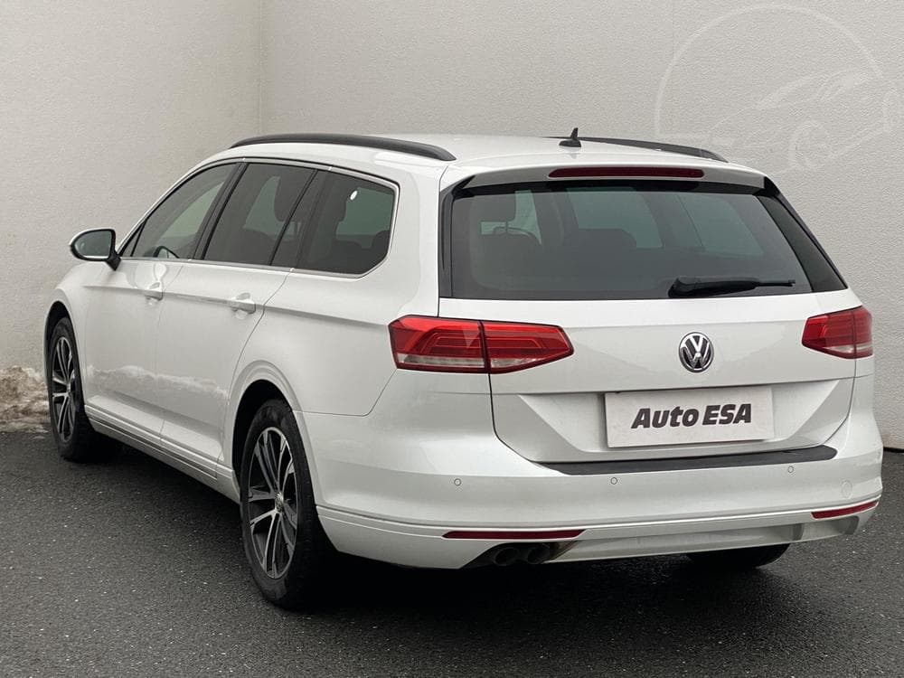 2016 Volkswagen PASSAT - 16