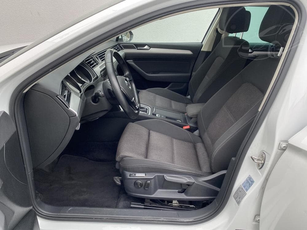 2016 Volkswagen PASSAT - 25