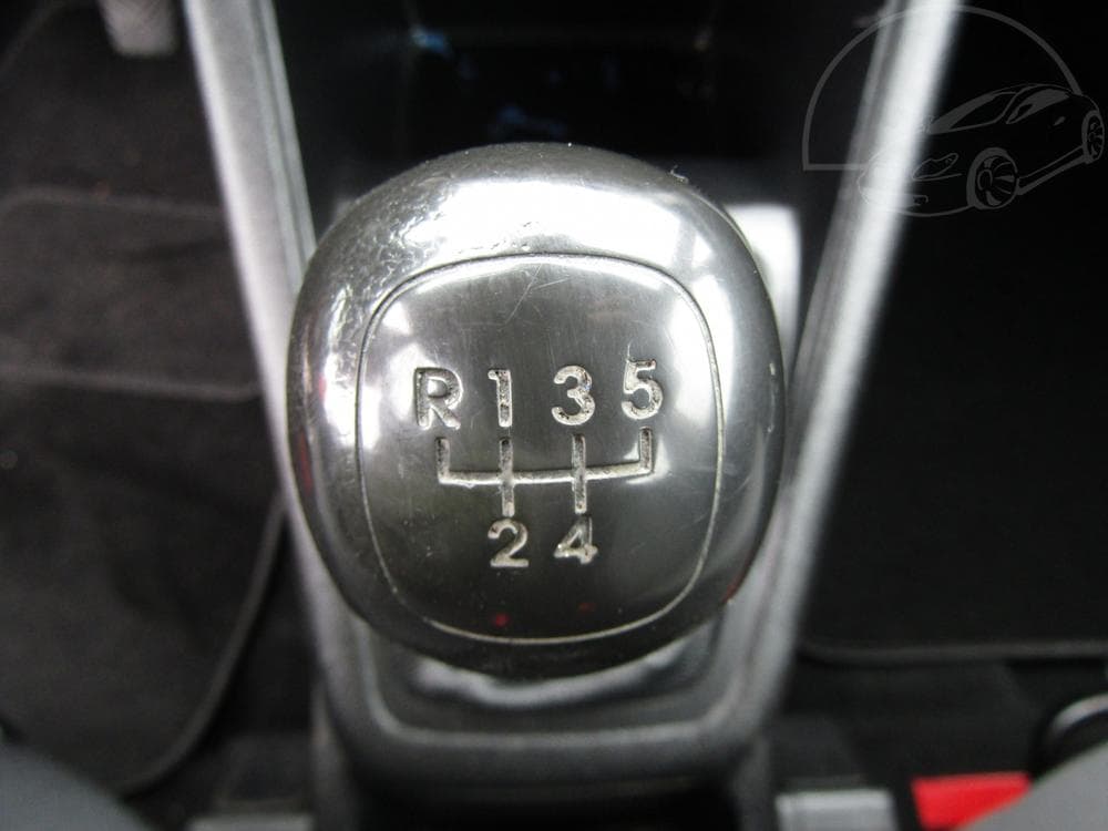 2010 Kia VENGA - 13