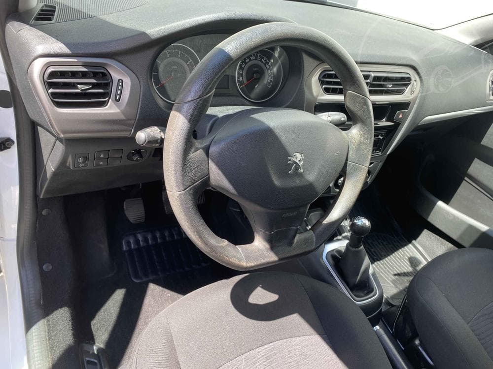 2015 Peugeot 301 - 11