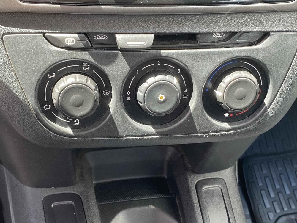 2015 Peugeot 301 - 14