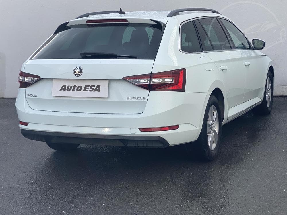 2015 Škoda SUPERB - 10