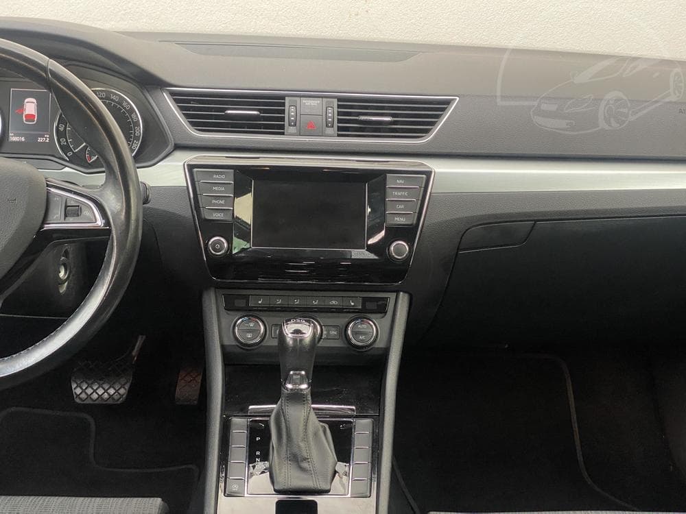 2015 Škoda SUPERB - 25