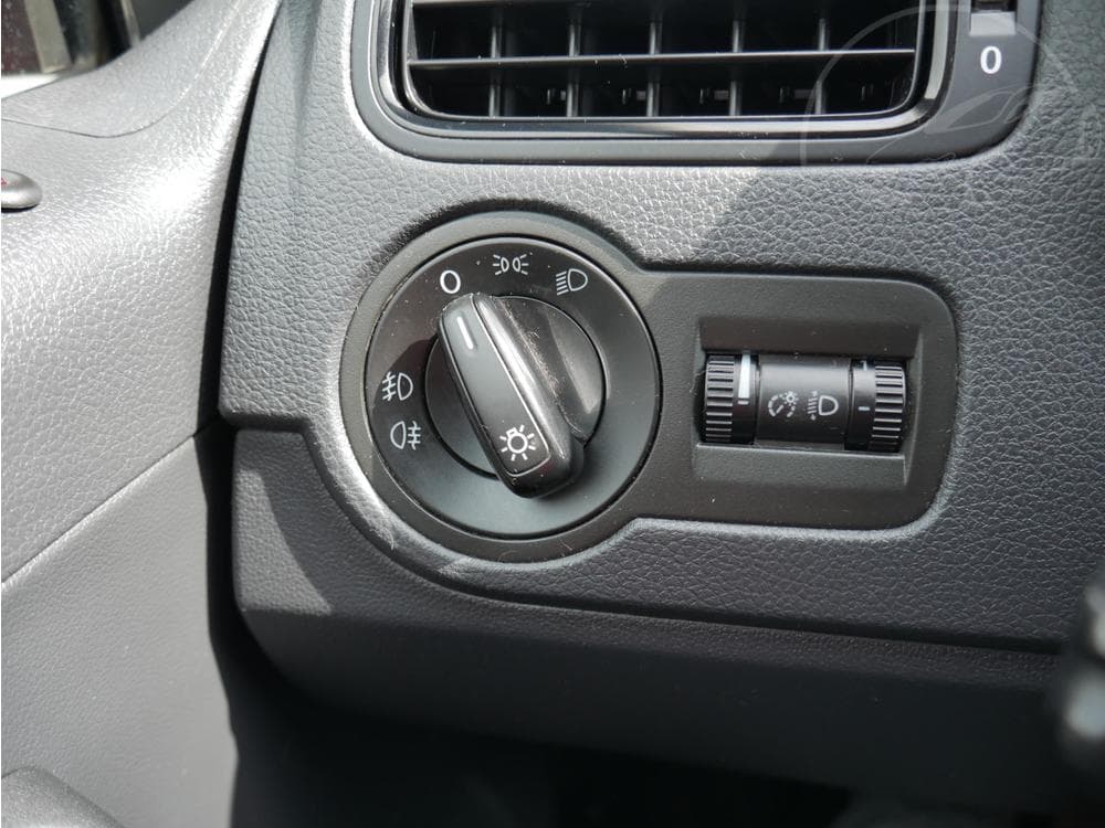 2012 Volkswagen POLO - 14