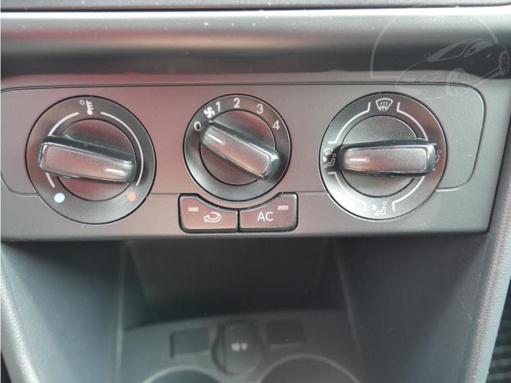 2012 Volkswagen POLO - 17