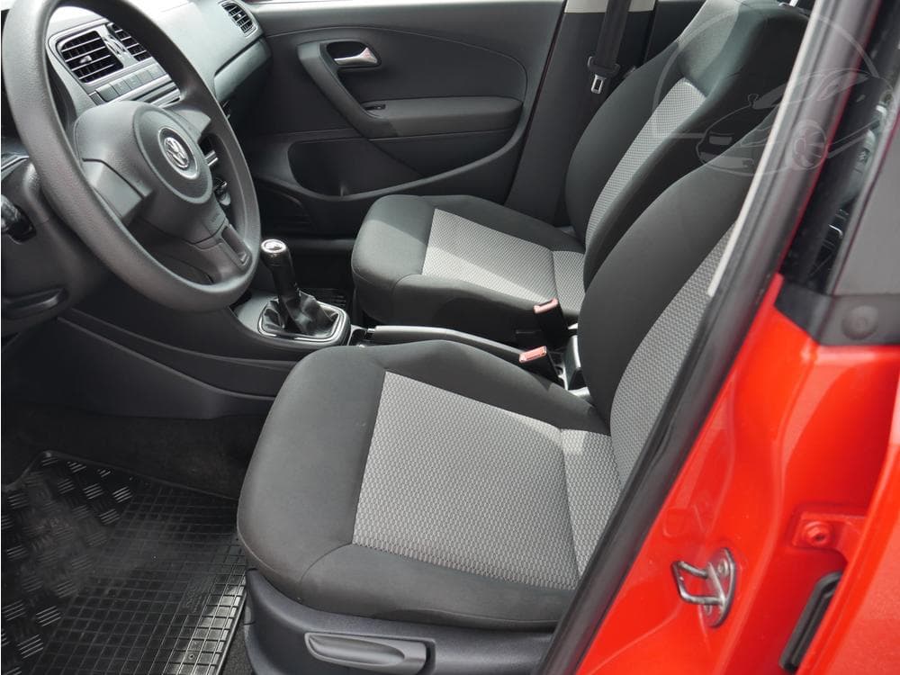 2012 Volkswagen POLO - 9