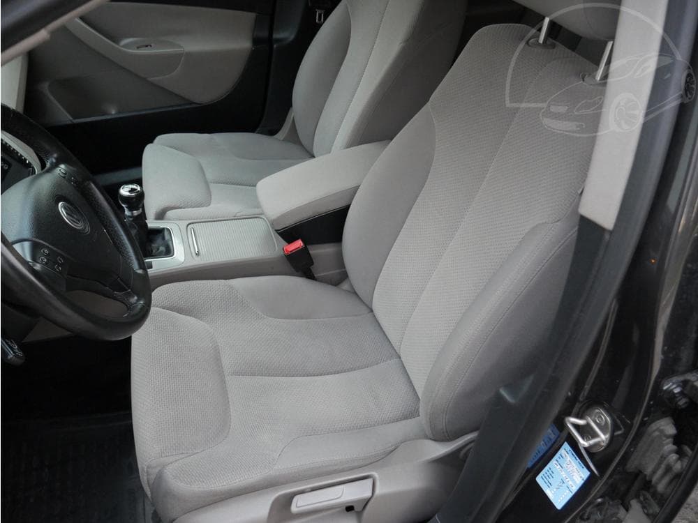 2007 Volkswagen PASSAT - 9