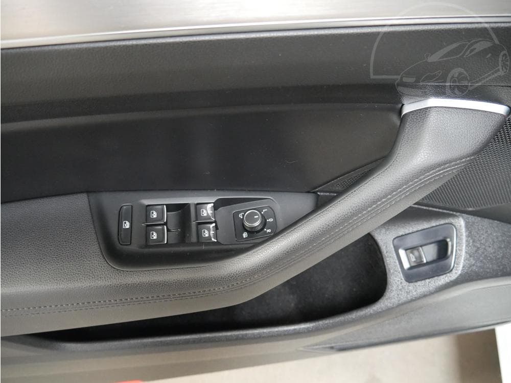 2018 Volkswagen PASSAT - 11