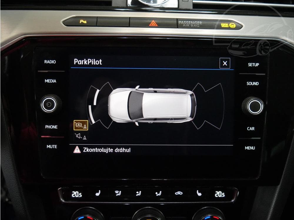 2018 Volkswagen PASSAT - 14
