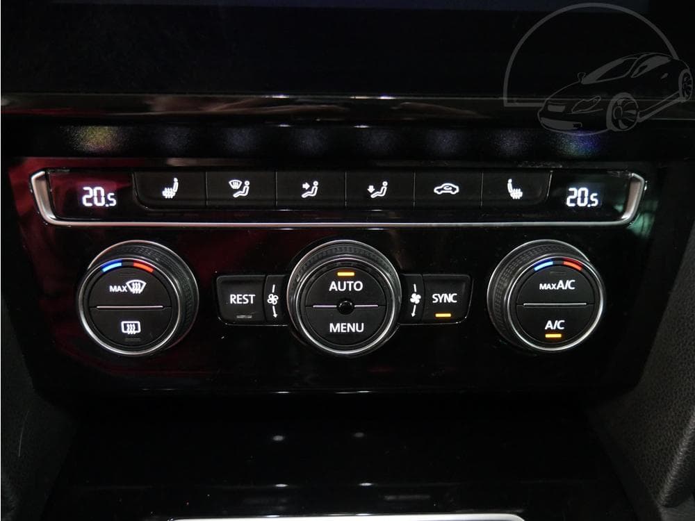 2018 Volkswagen PASSAT - 15
