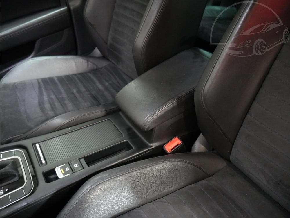 2018 Volkswagen PASSAT - 17
