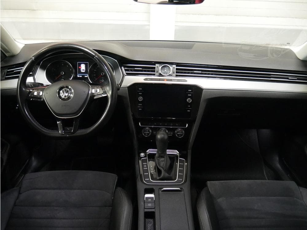 2018 Volkswagen PASSAT - 8