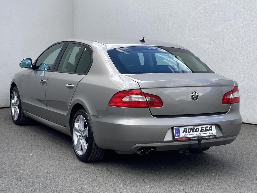2010 Škoda SUPERB - 11