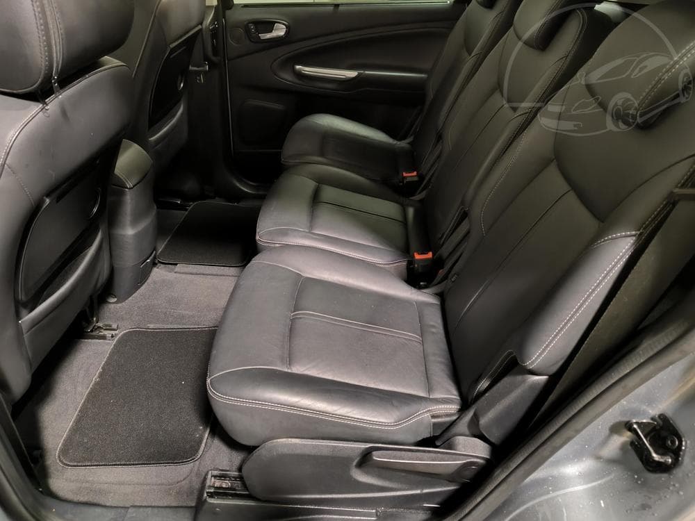 2011 Ford S-MAX - 10