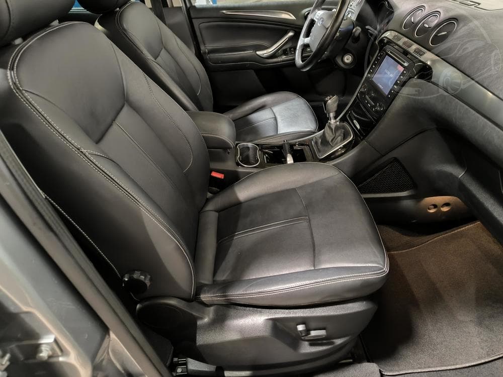 2011 Ford S-MAX - 12