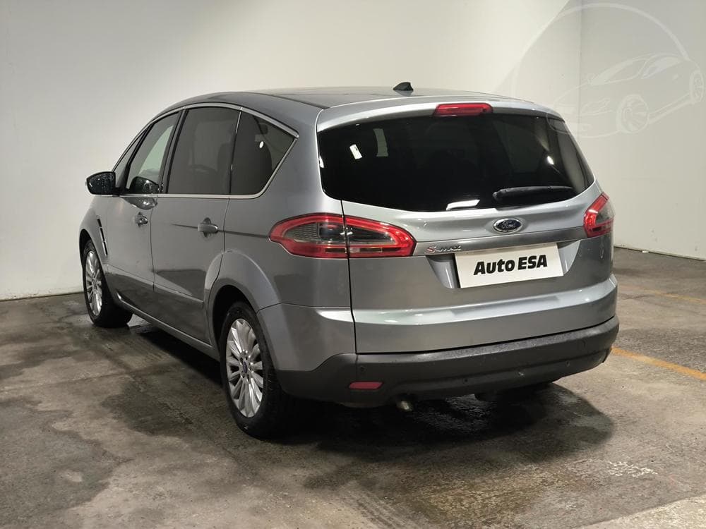 2011 Ford S-MAX - 4