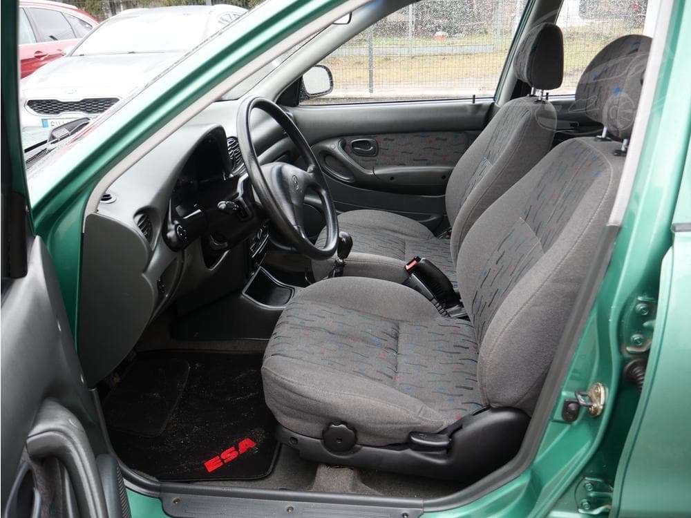 1999 Hyundai ACCENT - 9
