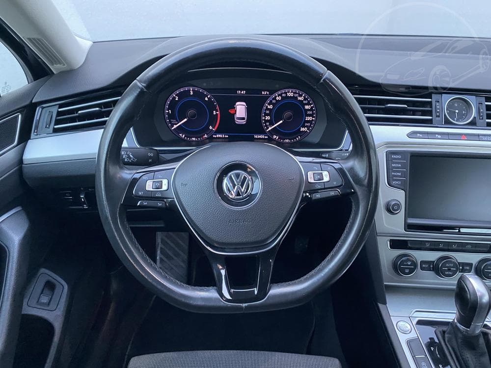 2017 Volkswagen PASSAT - 21