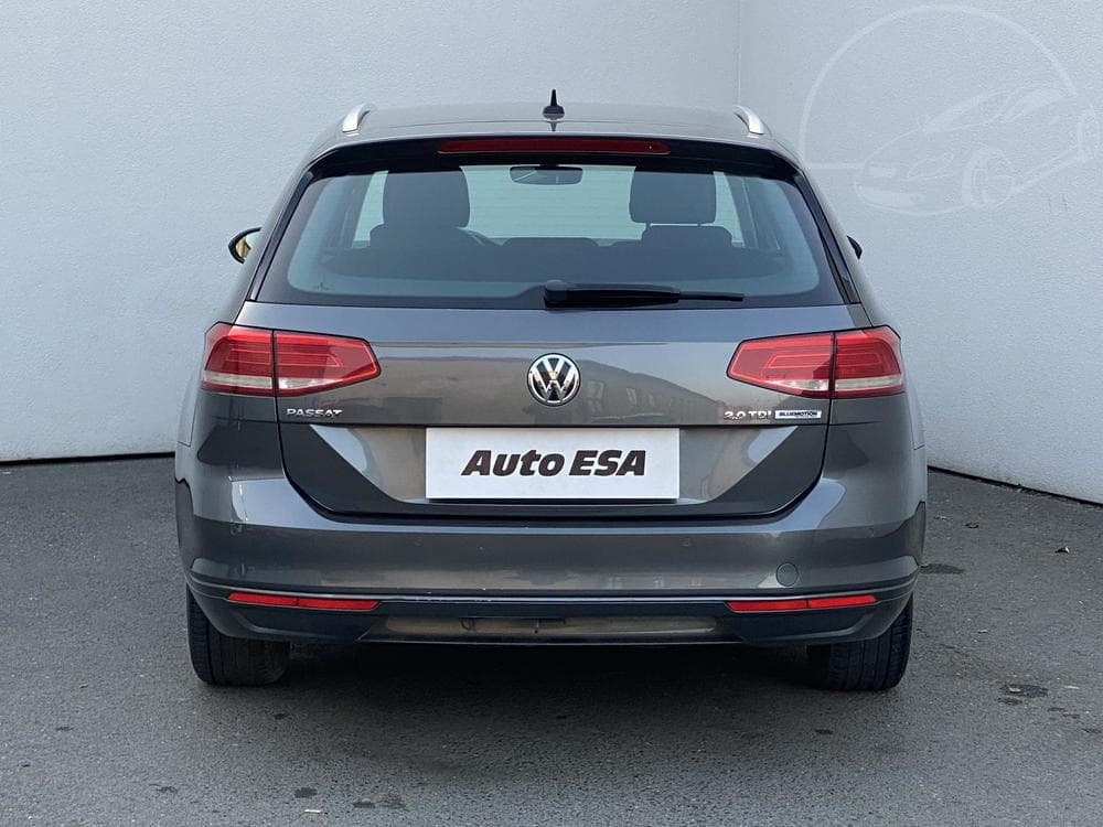 2017 Volkswagen PASSAT - 9