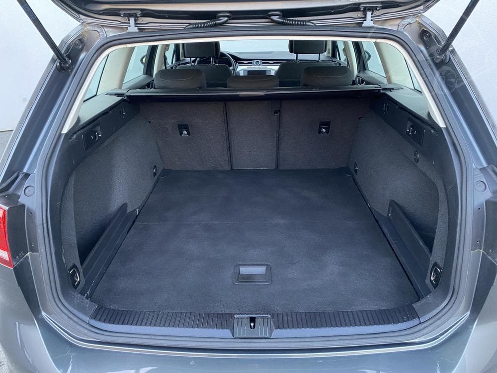 2017 Volkswagen PASSAT - 13