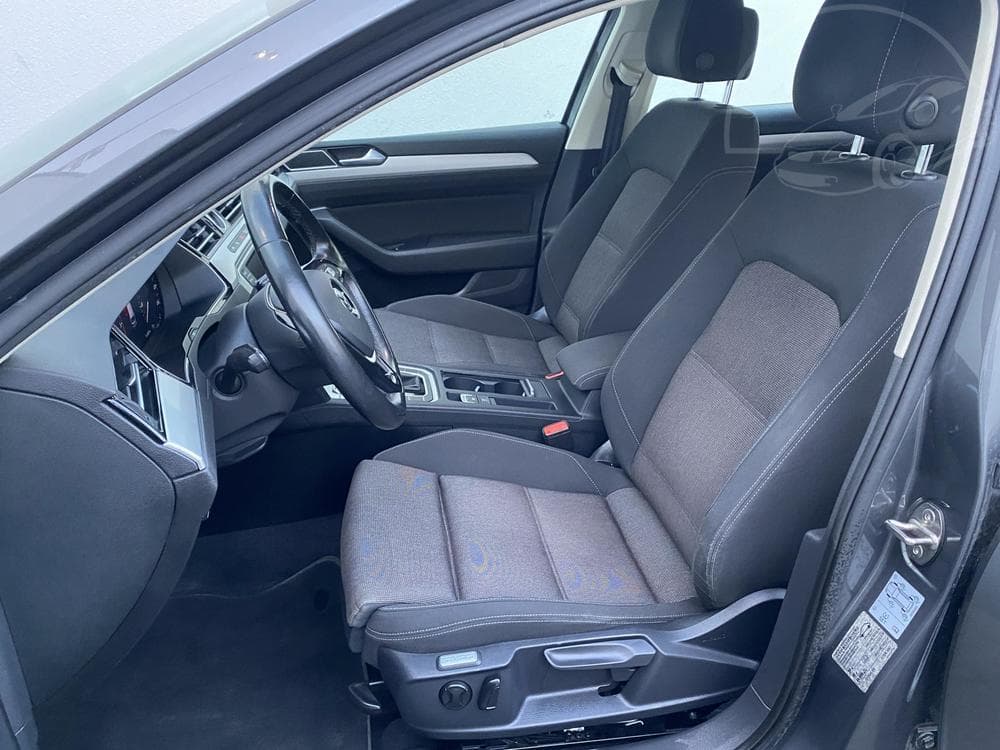 2017 Volkswagen PASSAT - 17