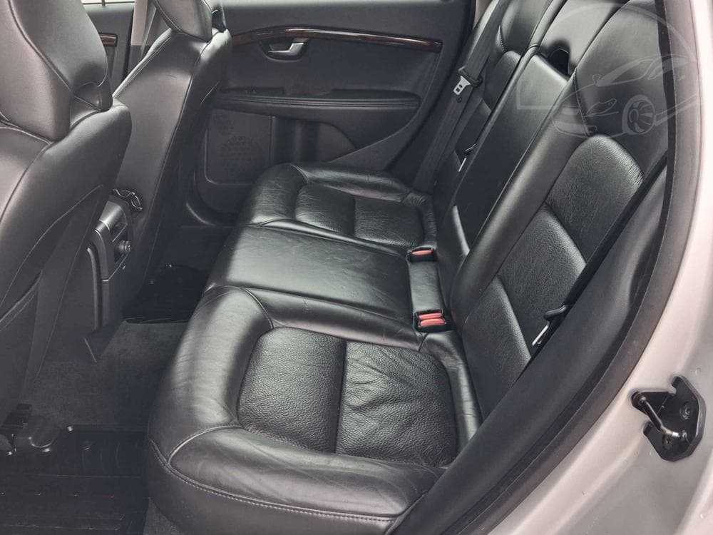 2010 Volvo V70 - 10