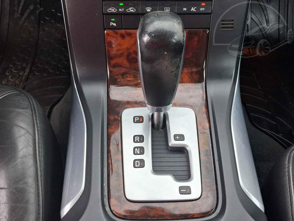 2010 Volvo V70 - 16