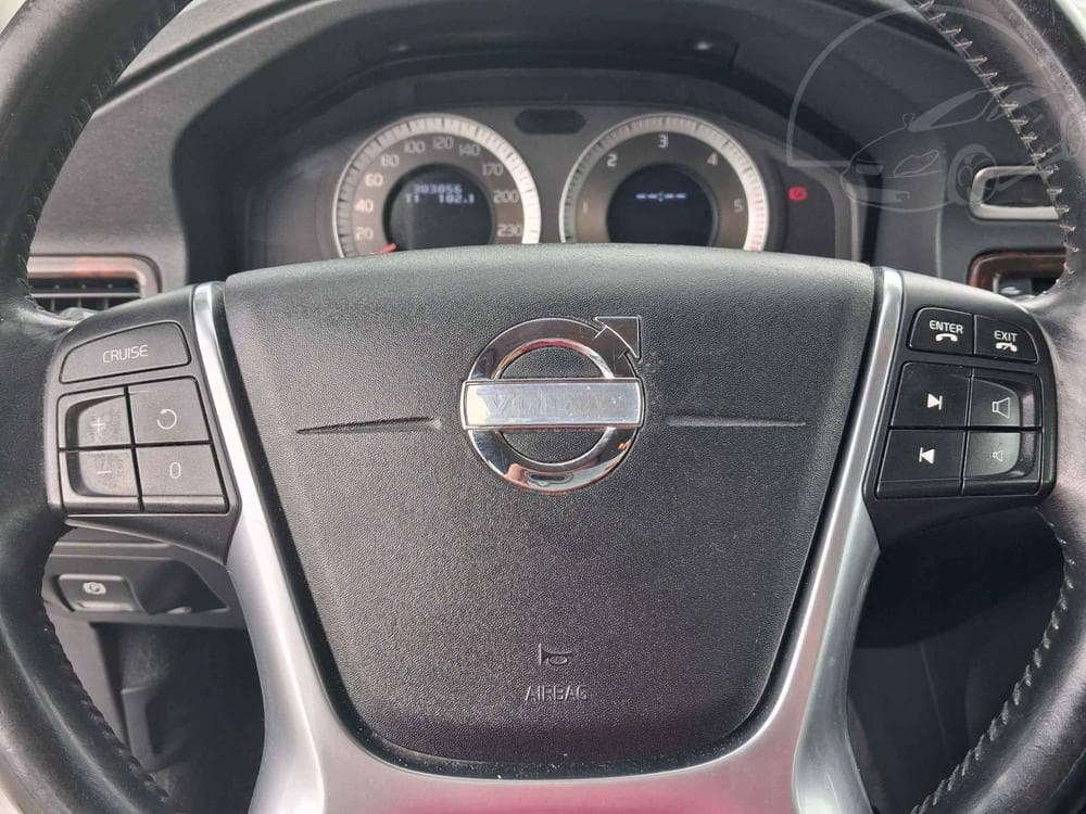 2010 Volvo V70 - 17