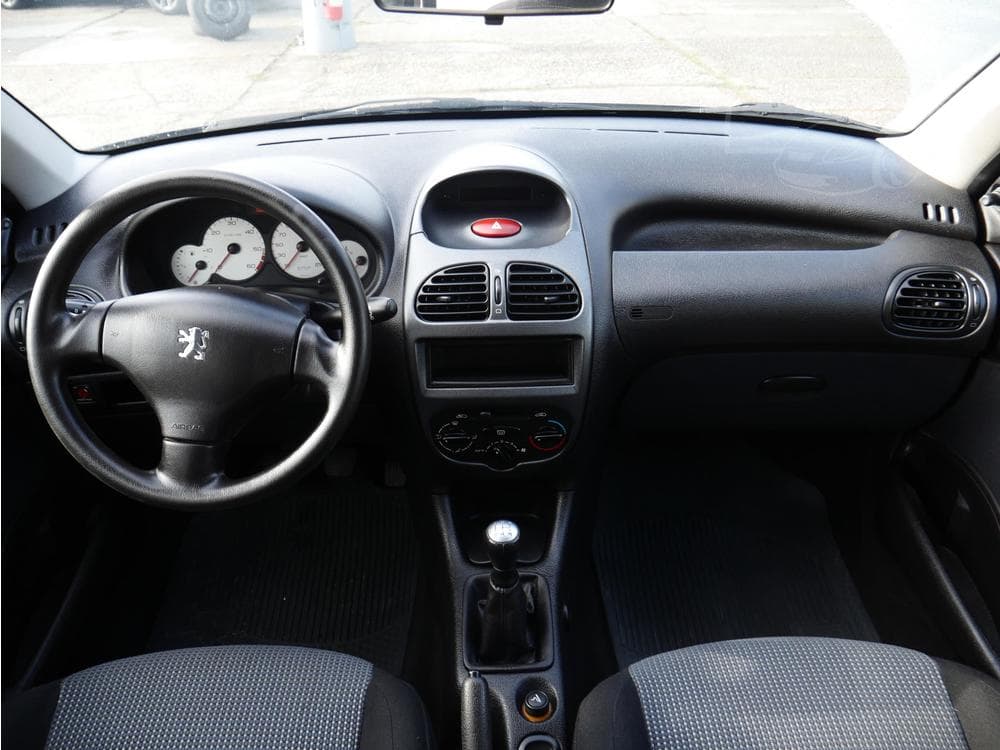 2004 Peugeot 206 - 10