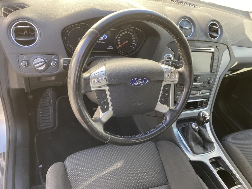 2011 Ford MONDEO - 23
