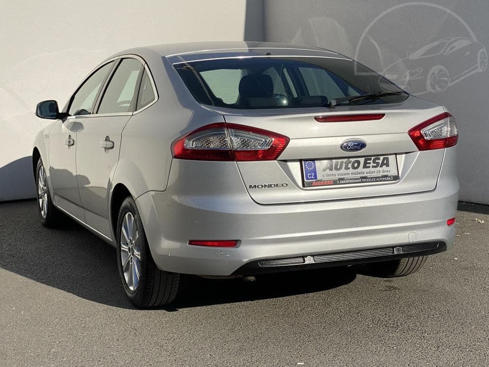 2011 Ford MONDEO - 11