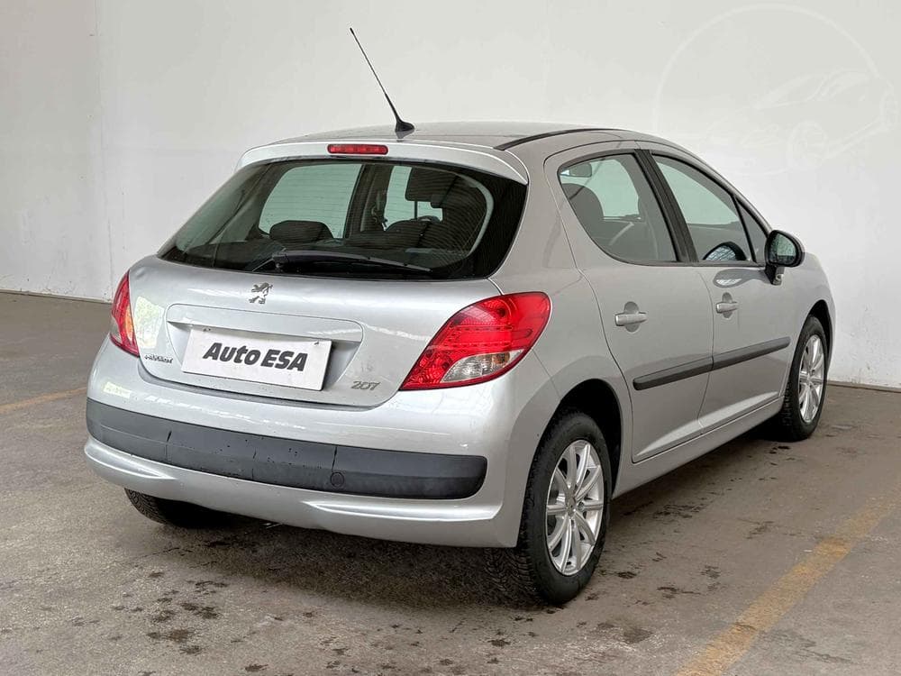 2010 Peugeot 207 - 4