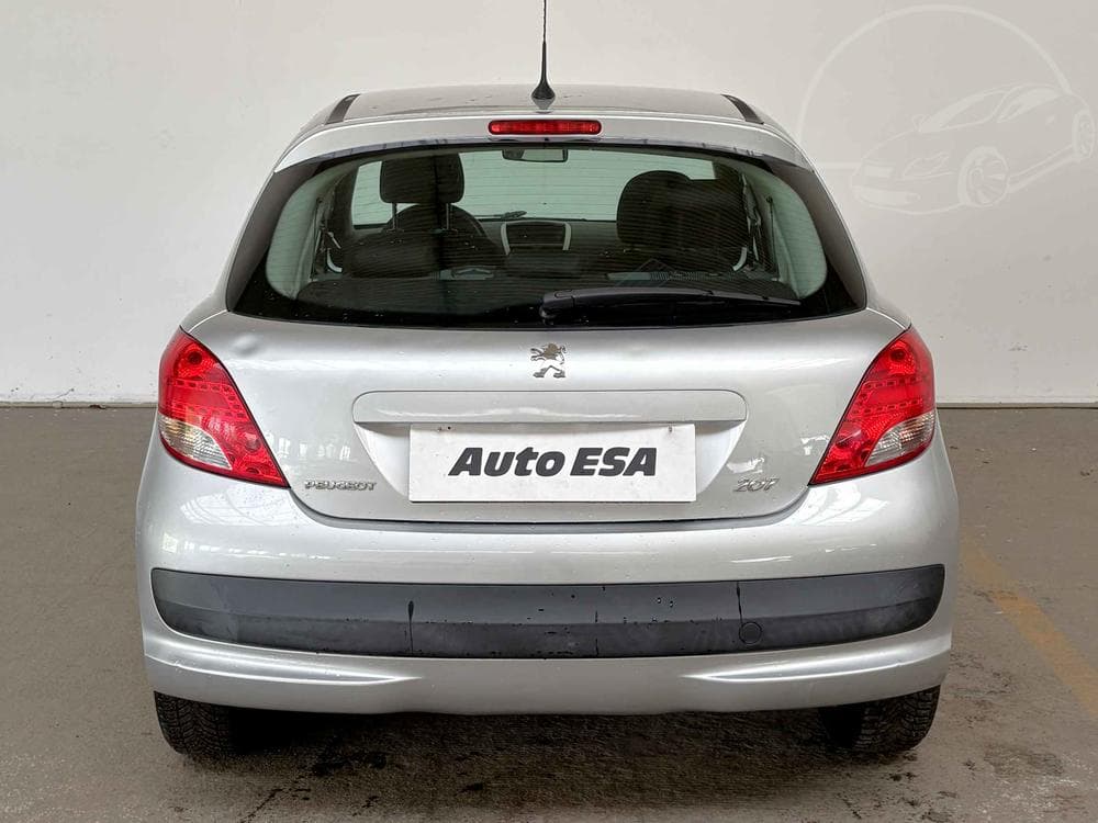 2010 Peugeot 207 - 5