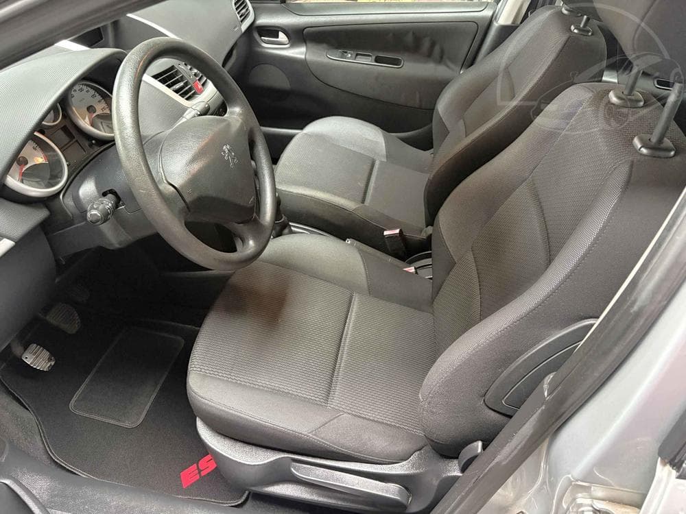 2010 Peugeot 207 - 9