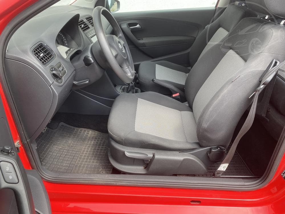 2012 Volkswagen POLO - 8