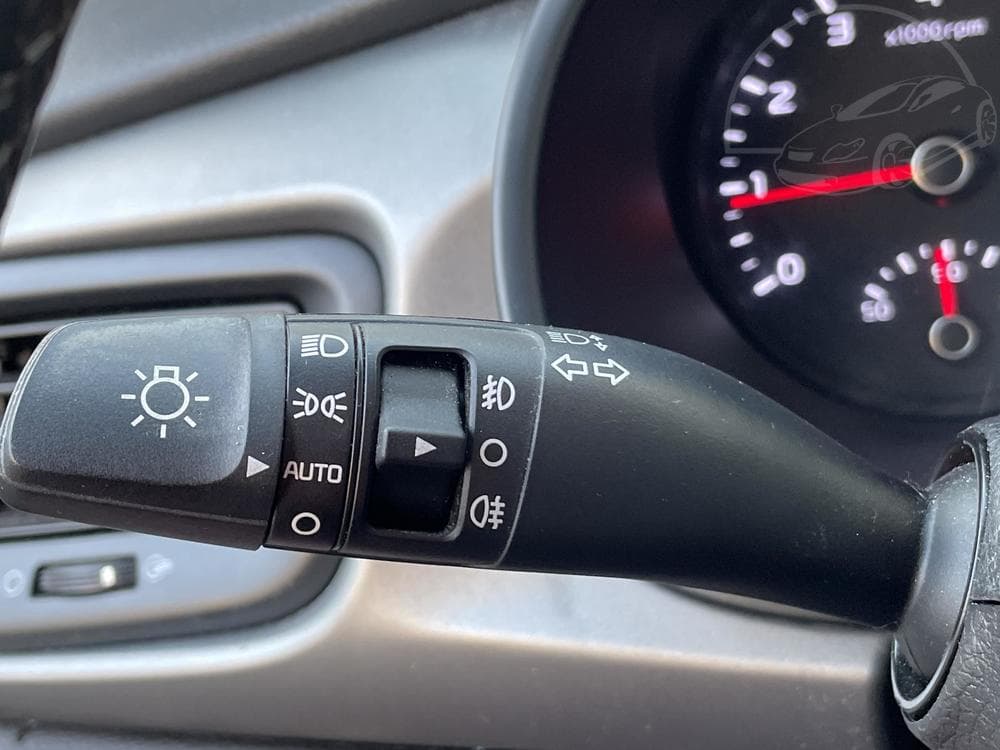 2017 Kia RIO - 17