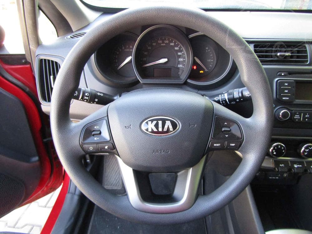 2013 Kia RIO - 16