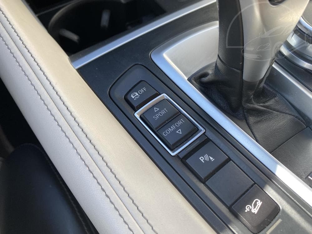 2015 BMW X6 - 33